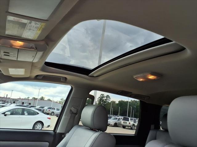 Certified Used 2018 SILVER ME Toyota  image 13