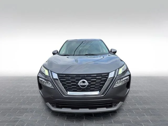 Used 2023 Gray Nissan SV image 2