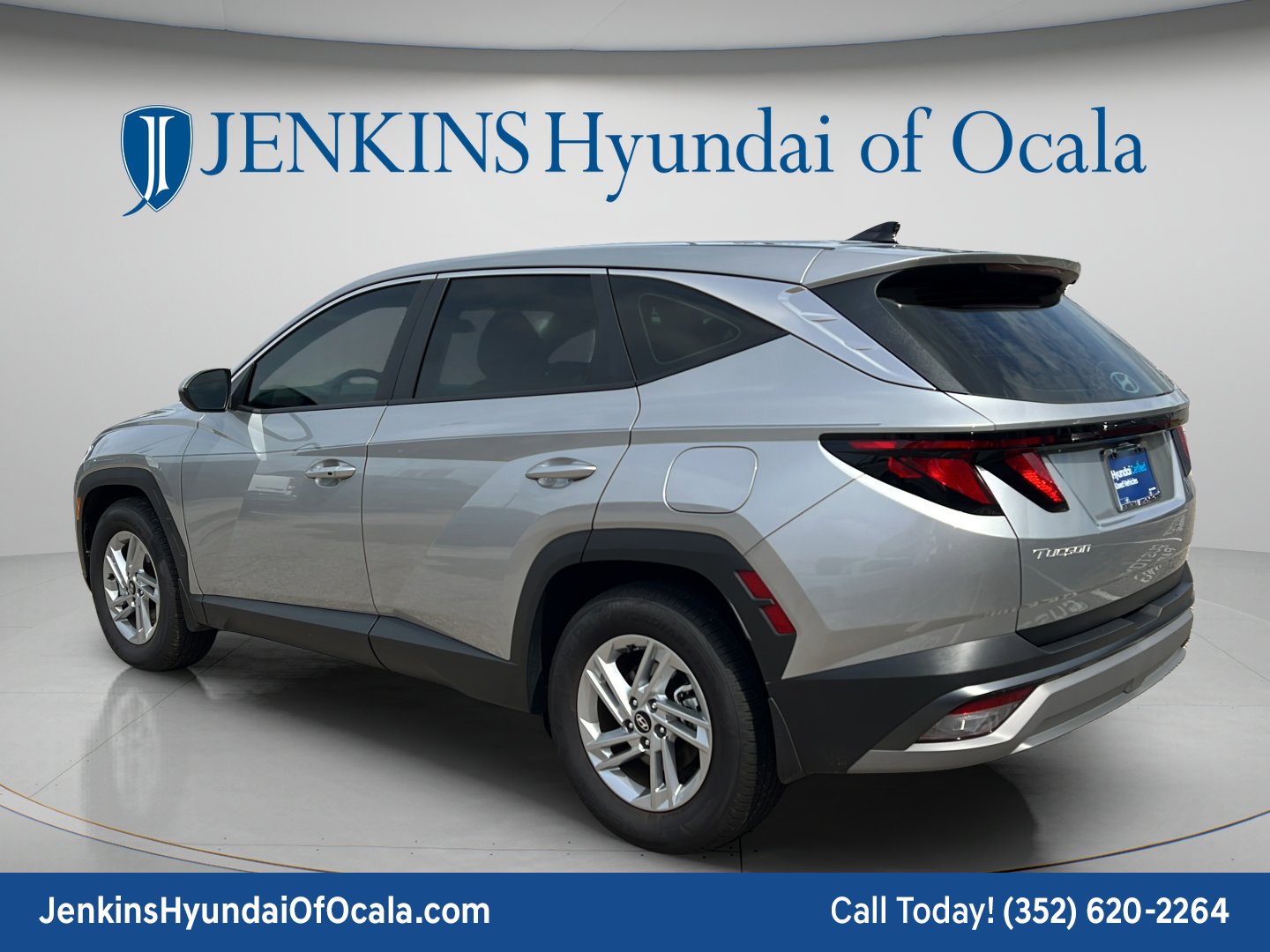 Used 2026 Shimmering Silver Hyundai SE image 5