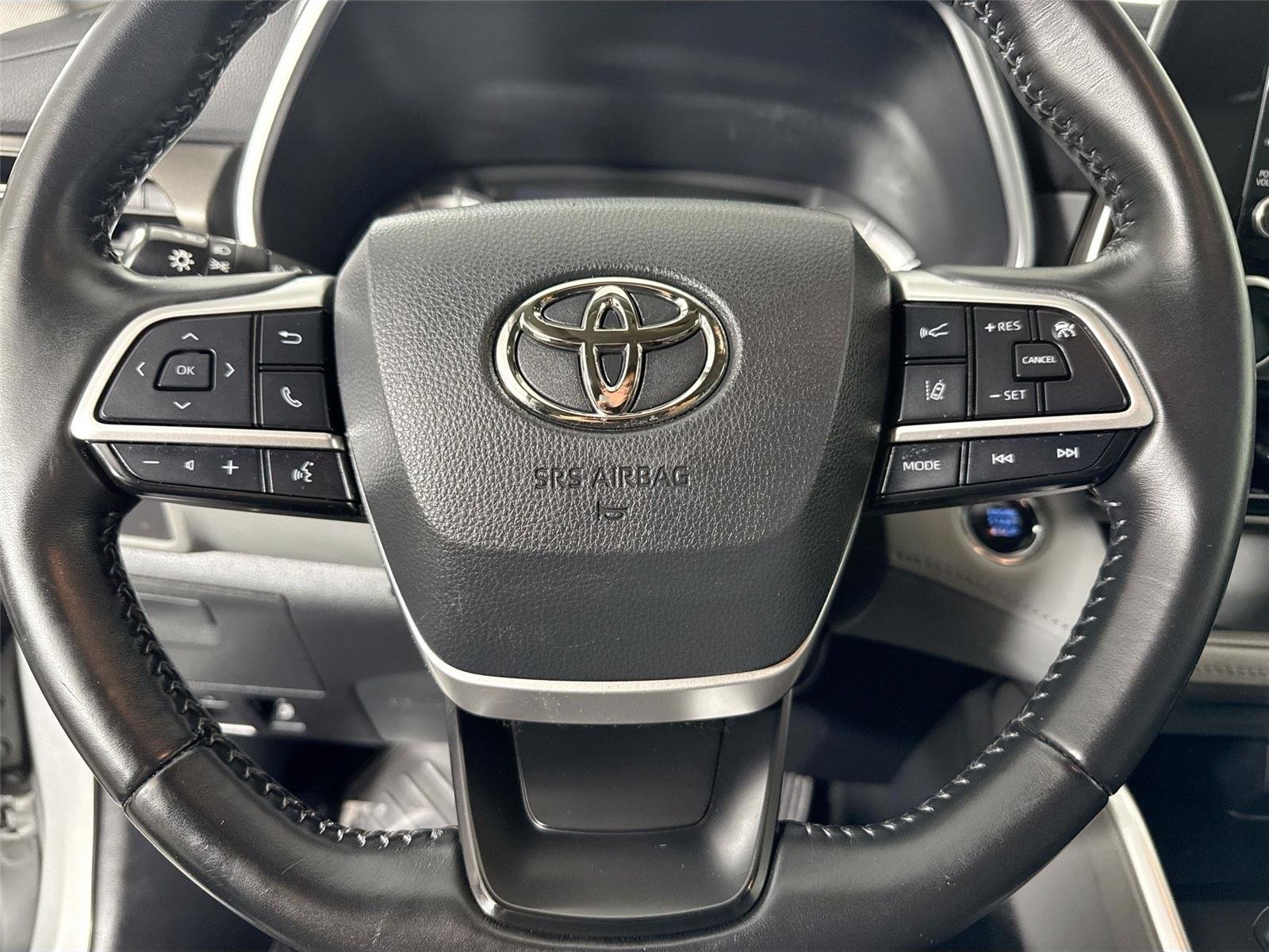 Used 2022 Celestial Silver Metallic Toyota XLE image 16