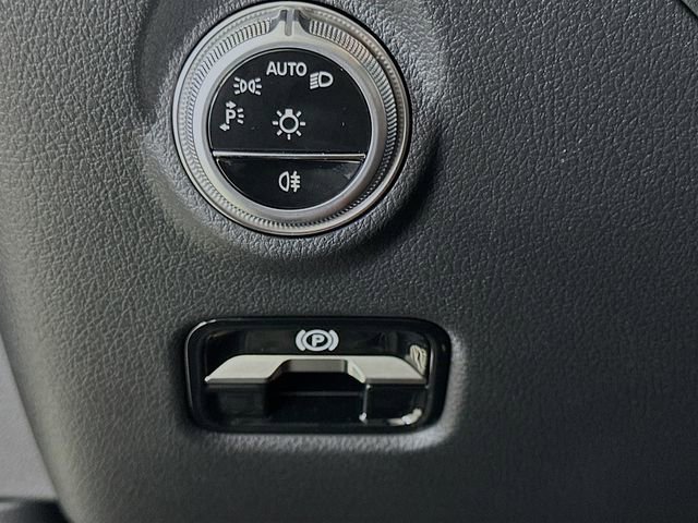 New 2026 Selenite Grey Metallic Mercedes-Benz C 300 image 41