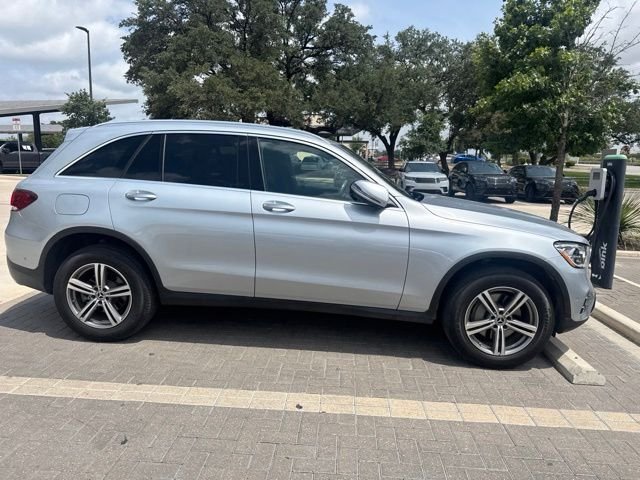 Used 2022 Silver Mercedes-Benz GLC 300 image 4