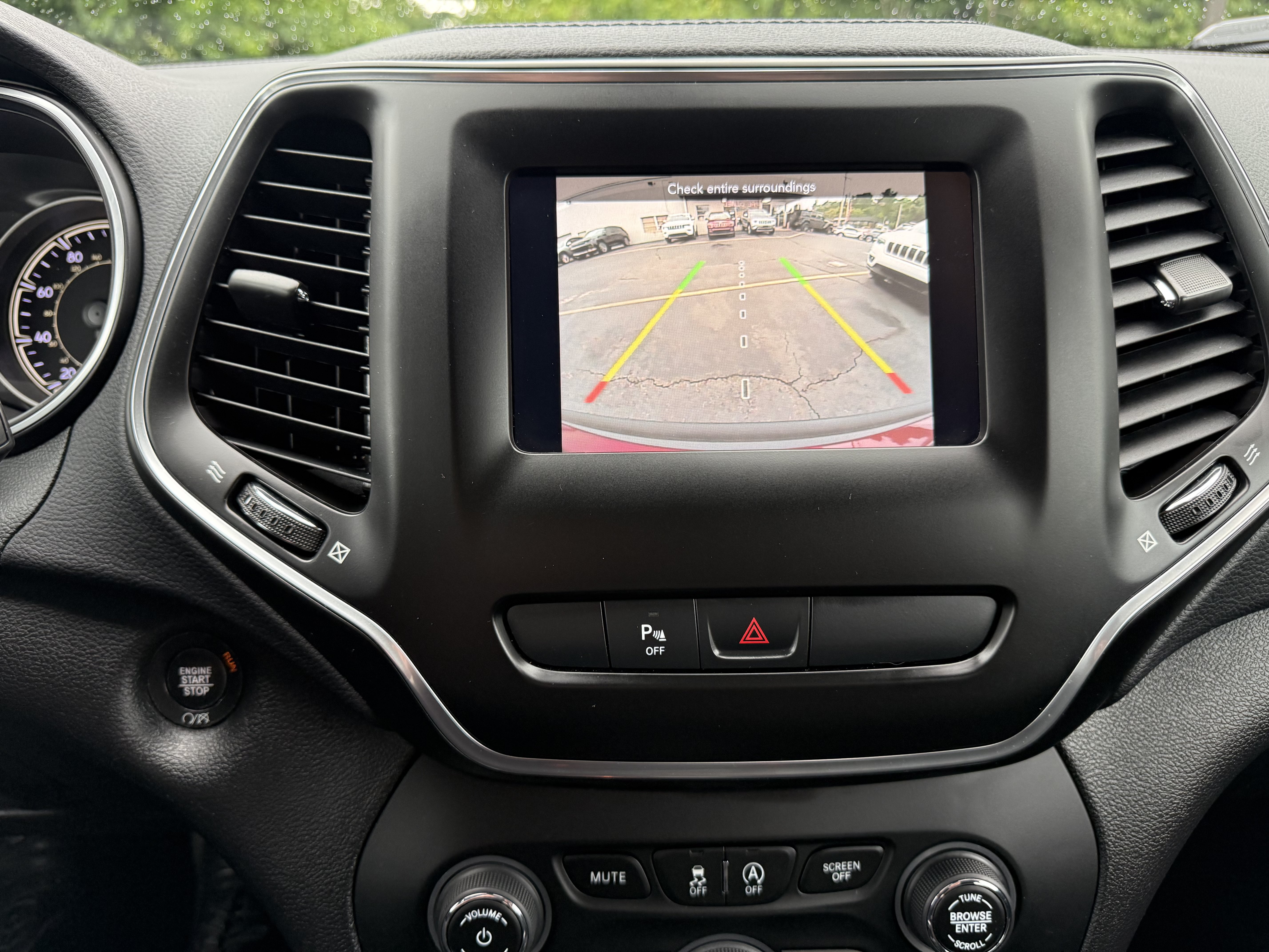 Certified Used 2020 Velvet Red Pearlcoat Jeep Latitude Plus image 21