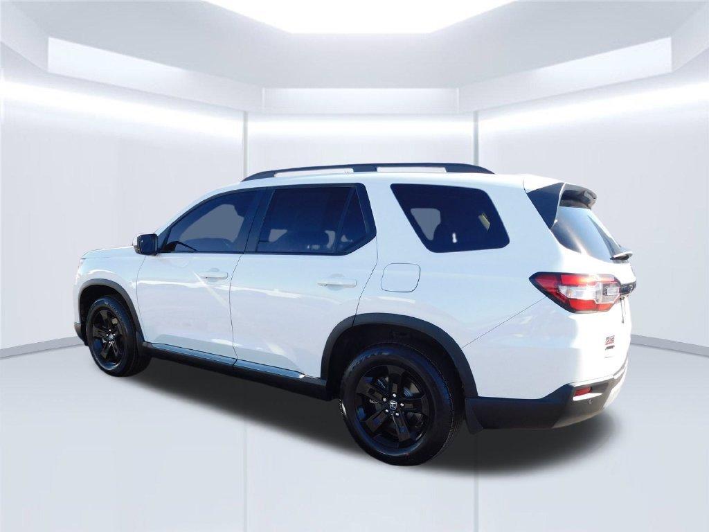 Certified Used 2025 Platinum White Pearl Honda EX-L image 5