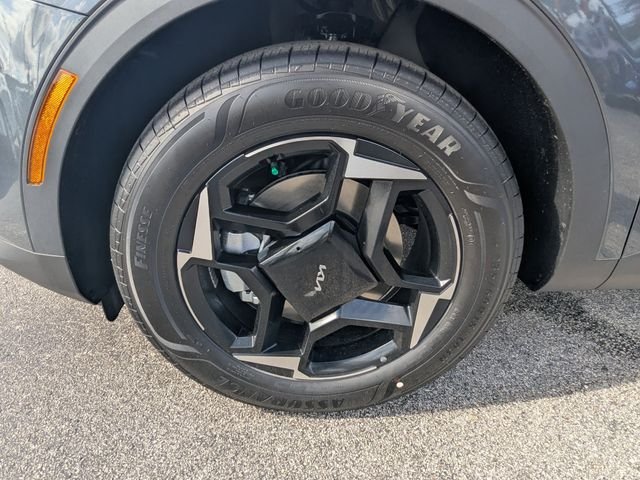 New 2026 Gravity Gray Kia EX image 11