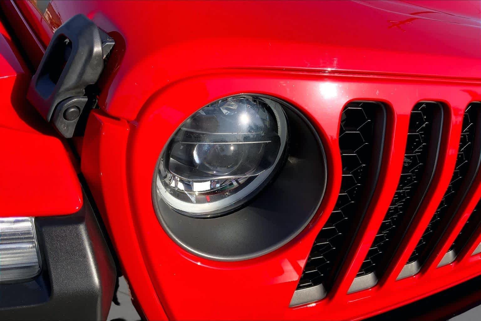 Certified Used 2023 Firecracker Red Clearcoat Jeep Rubicon image 28