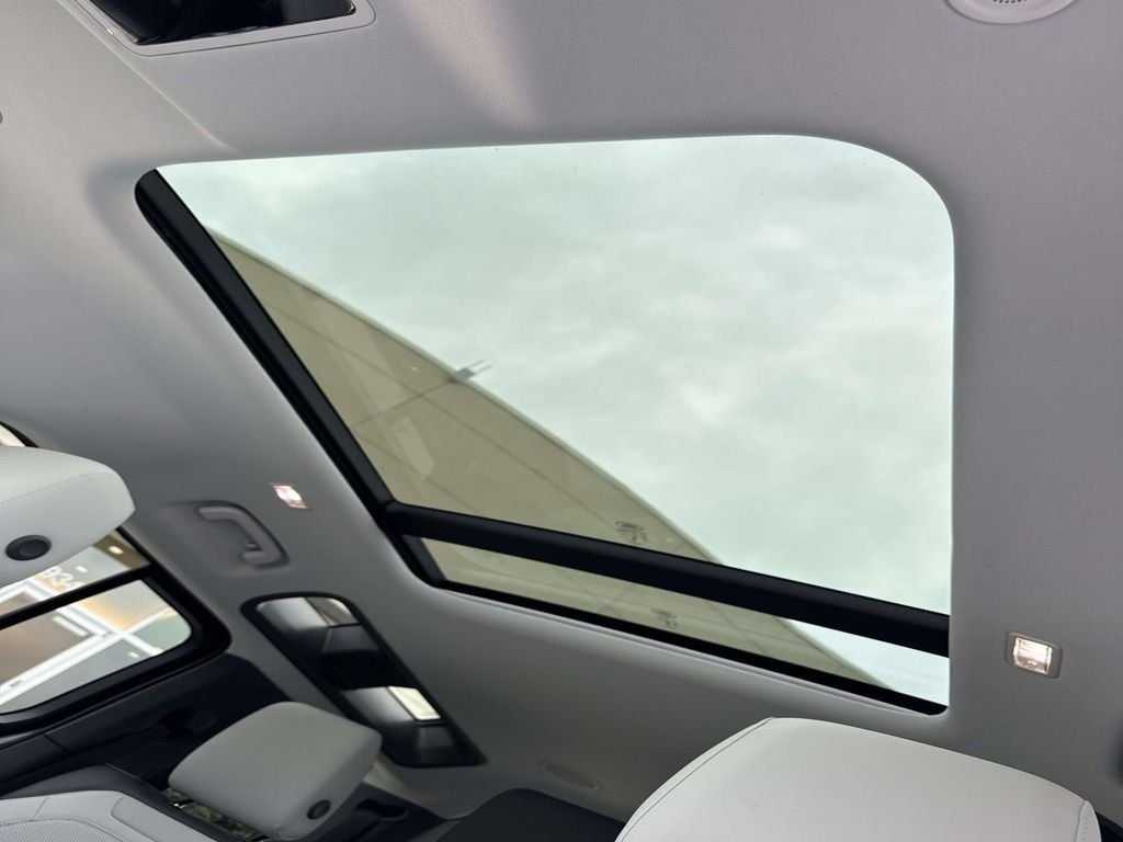 New 2026 Borasco Grey Land Rover X-Dynamic SE image 11