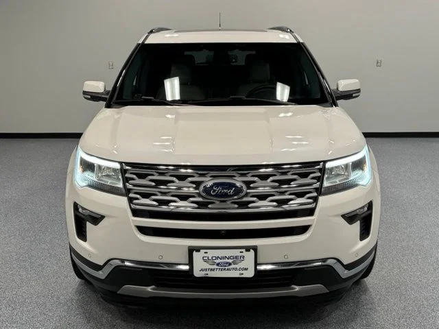 Used 2018 White Ford Limited image 3