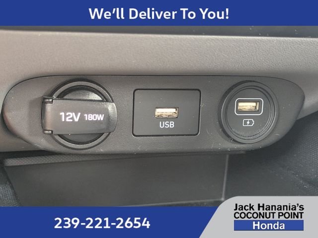 Used 2022 Silver Hyundai SE image 22
