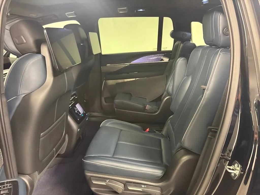 2025 Cadillac Escalade IQ Sport 2 - Photo 45