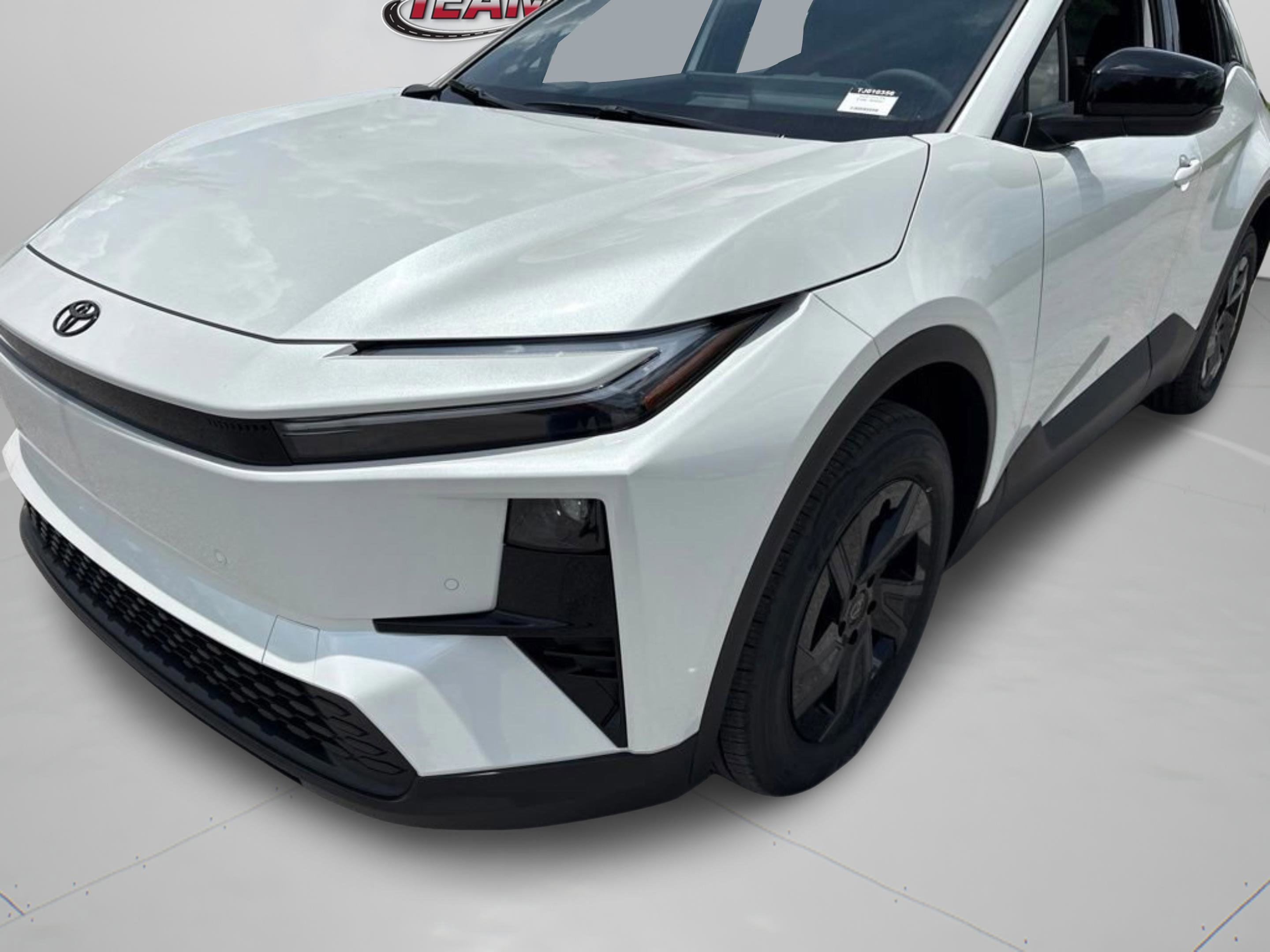 New 2026 Wind Chill Pearl Toyota SE image 29