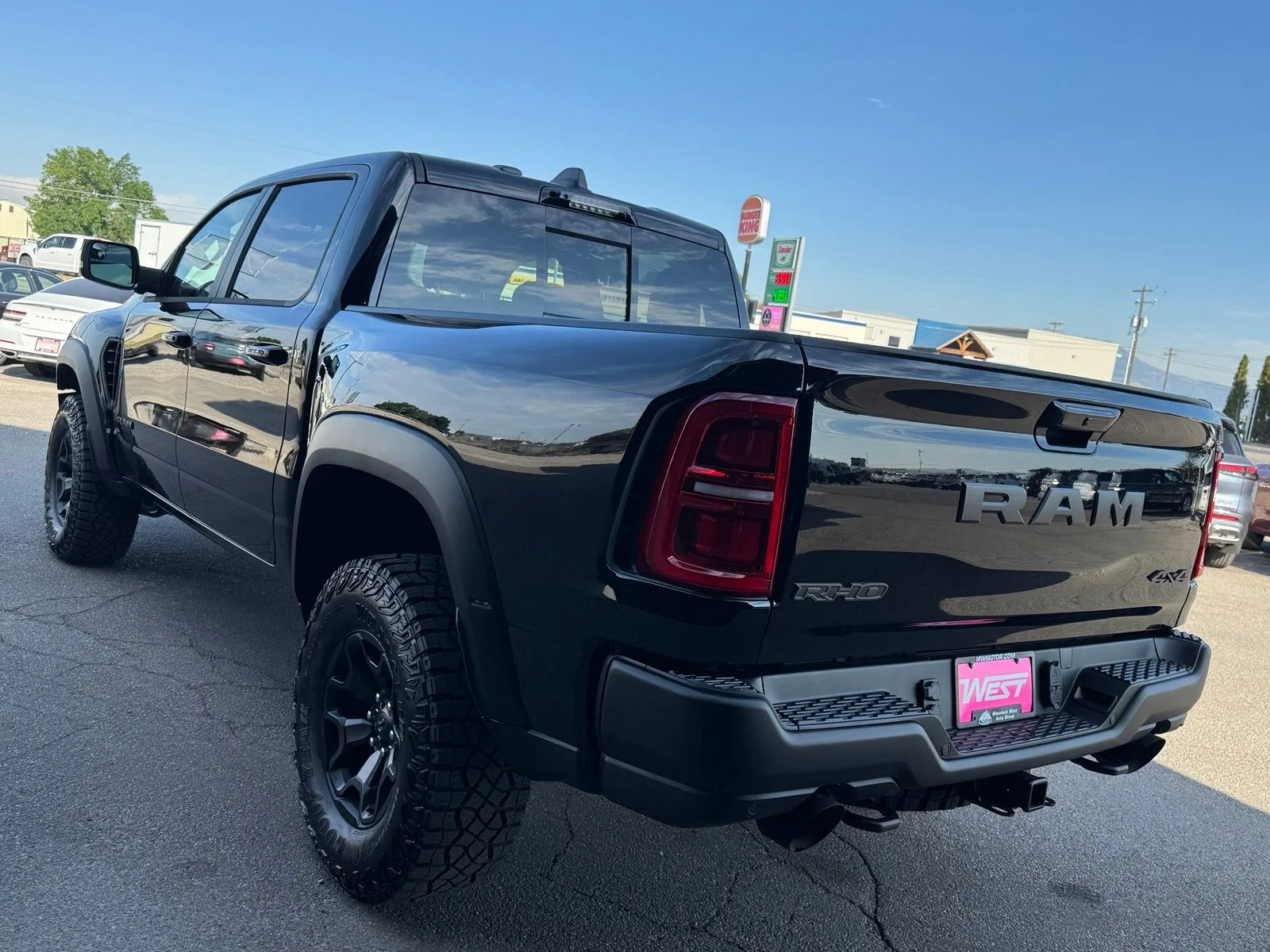 New 2026 Diamond Black Crystal Pearl-Coat Exterior Paint RAM RHO image 11