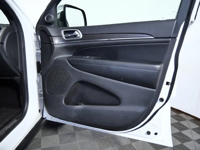 Used 2018 White Jeep Limited image 9