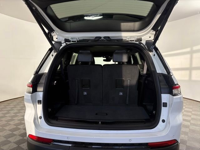 Used 2023 Bright White Clearcoat Jeep Altitude image 9