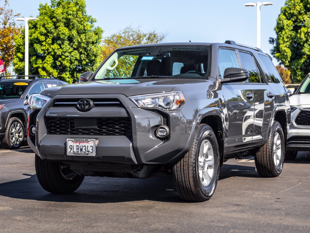 Certified Used 2024  Toyota SR5 image 4