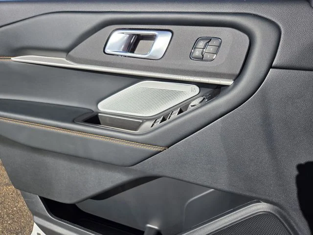 New 2026 Star White Metallic Tri-Coat Ford Tremor® image 17
