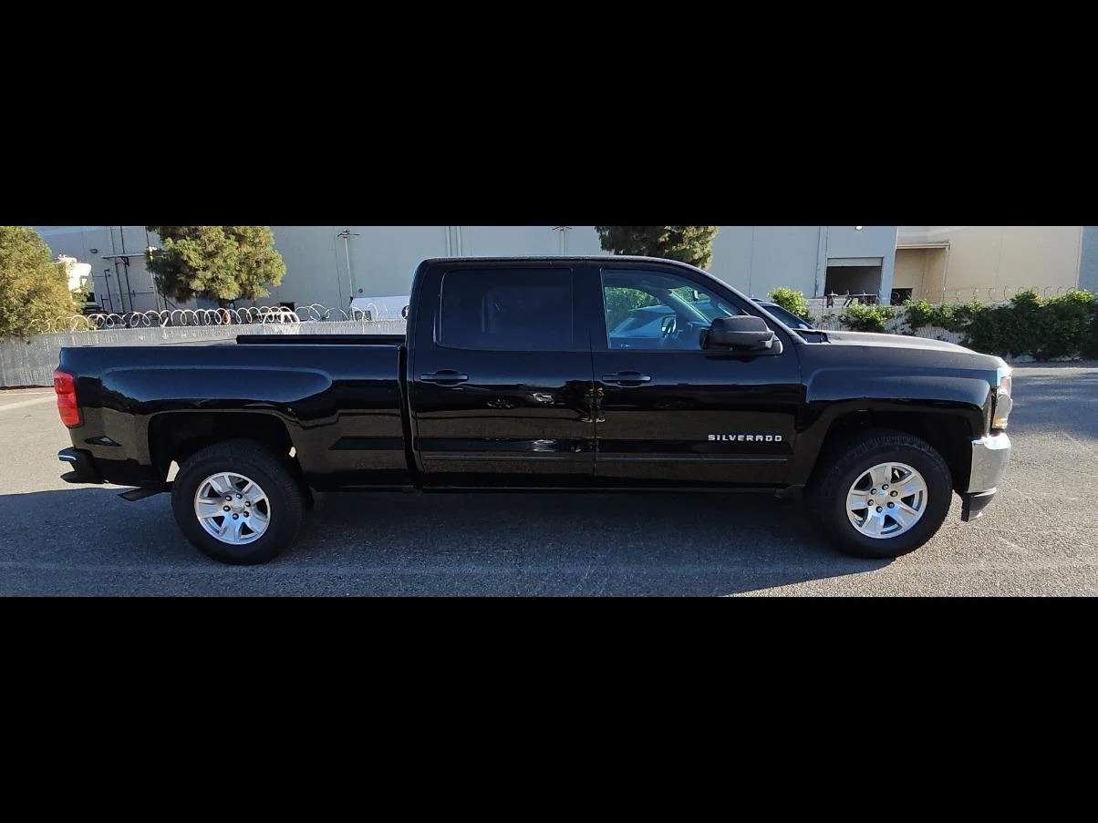 Used 2018 BLACK Chevrolet LT image 11