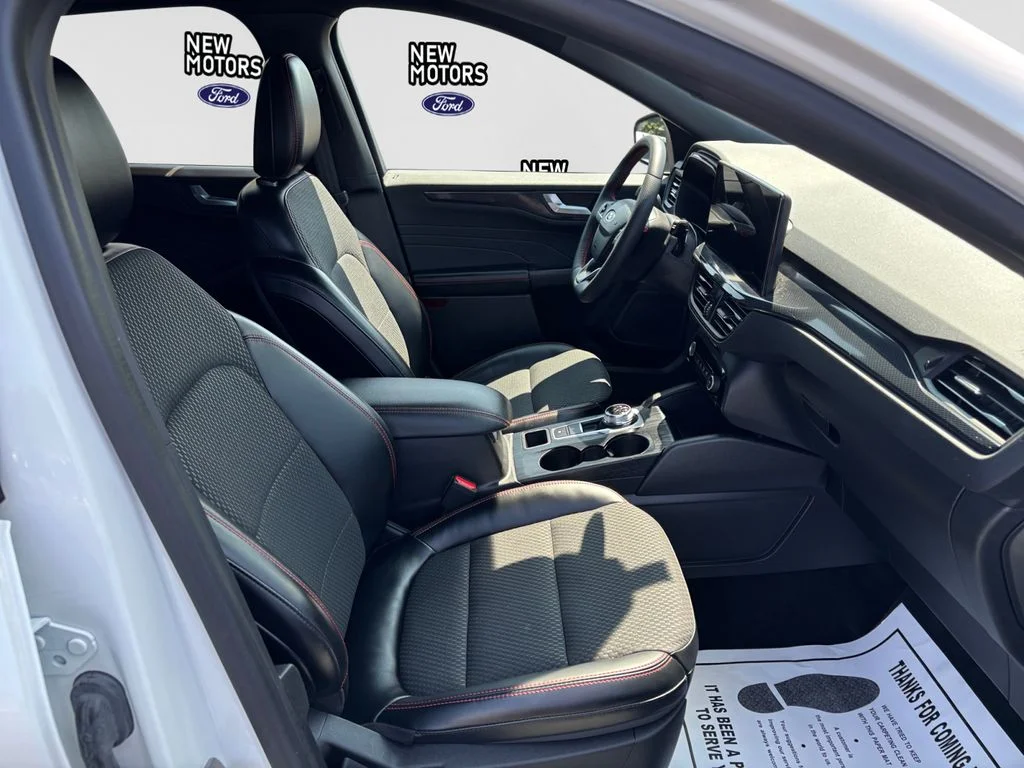 Used 2023 White Metallic Ford ST-Line image 15
