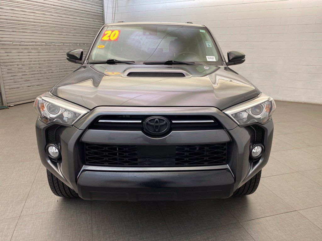 Used 2020 Gray Toyota Venture image 3