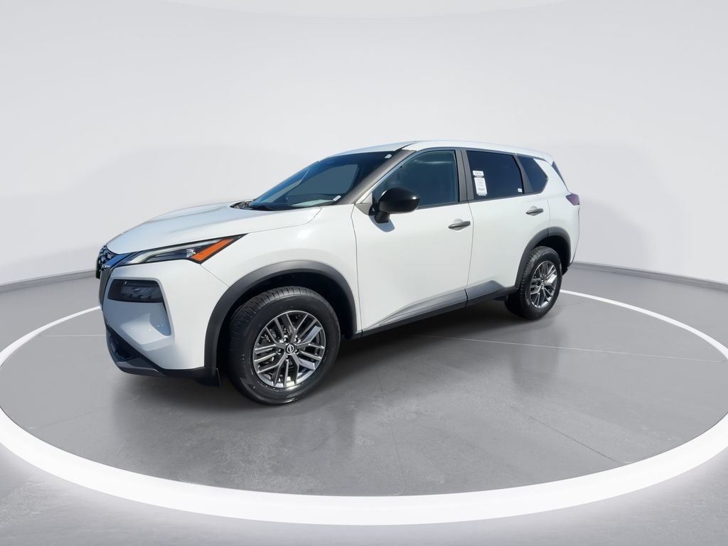 Used 2023 White Nissan S image 4