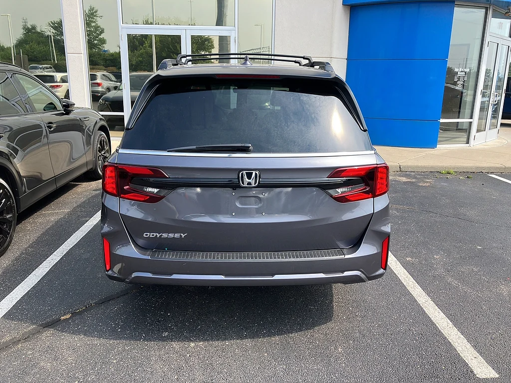 Certified Used 2026 Modern Steel Metallic Honda EX-L image 34