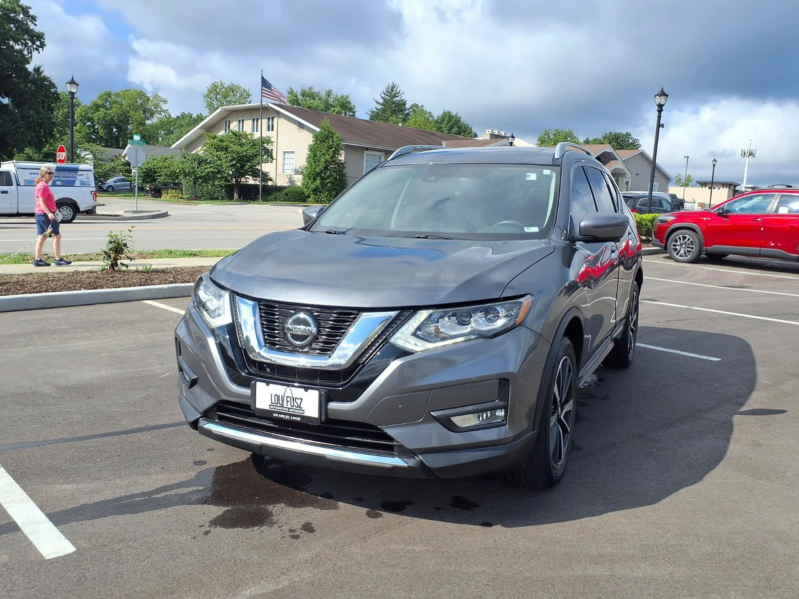 Used 2019 Gun Metallic Nissan SL image 29