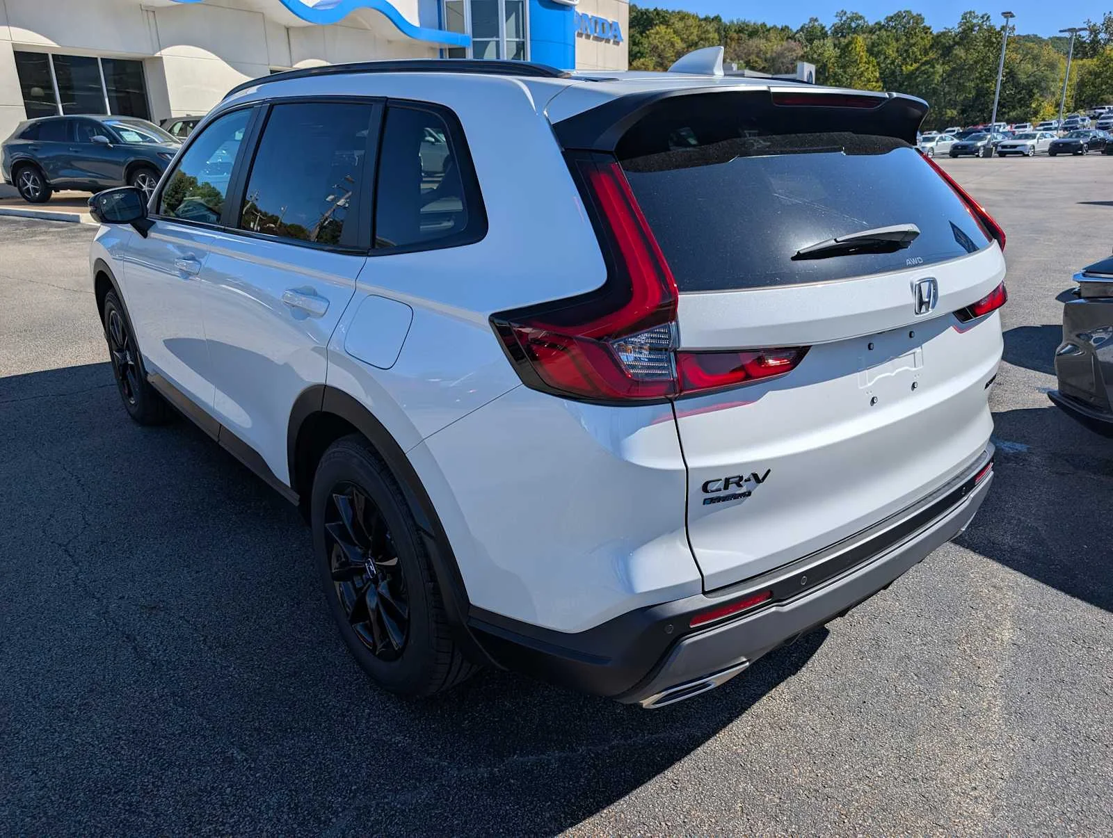 New 2027 Platinum White Pearl Honda Sport-L image 9