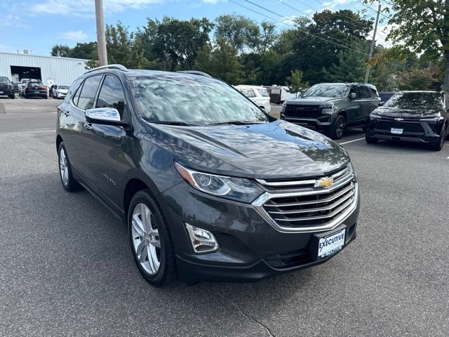 Used 2018 NIGHTFALL GRAY METALLIC Chevrolet Premier image 4