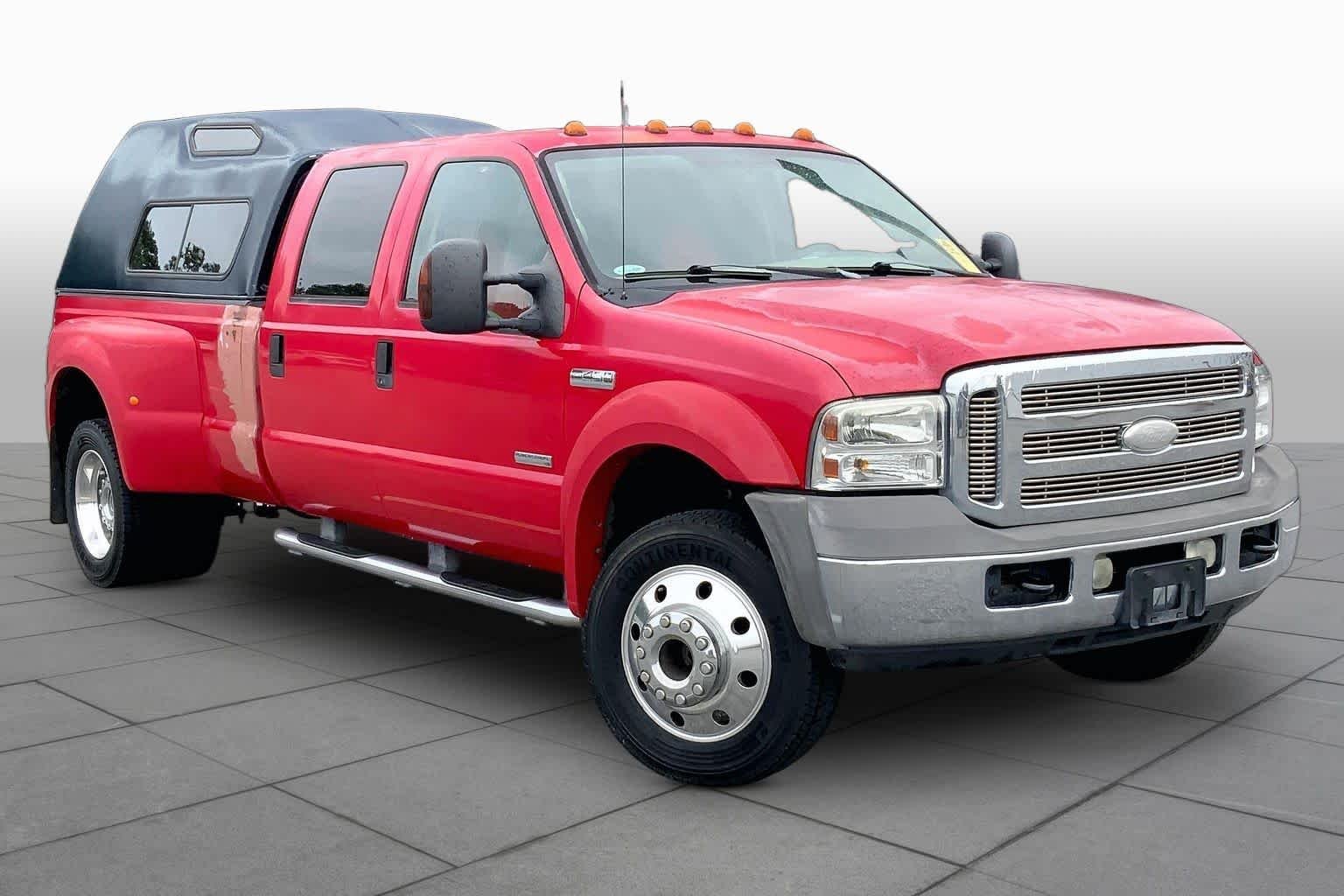 Used 2005 Red Ford Lariat image 2