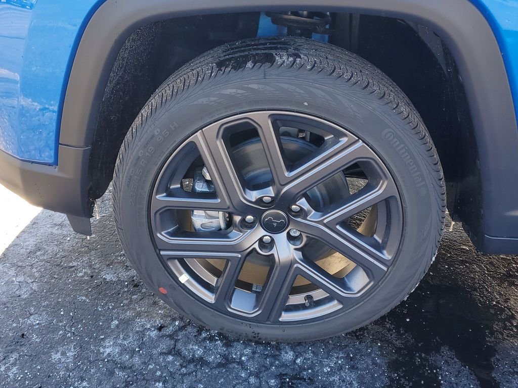 New 2026 Hydro Blue Pearlcoat Jeep Latitude image 7