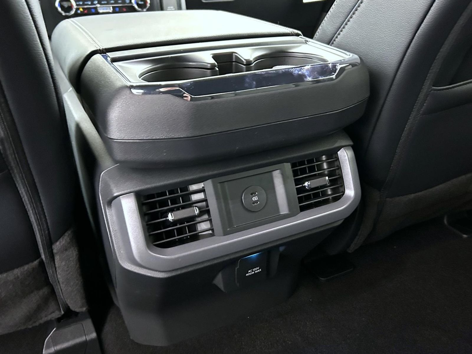 New 2026 Star White Metallic Tri-Coat Ford Lariat image 21