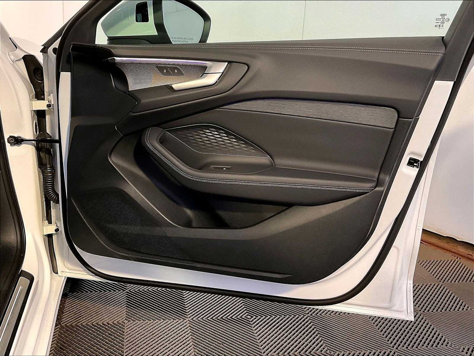 Used 2025 Arkona White Audi Premium Plus image 26