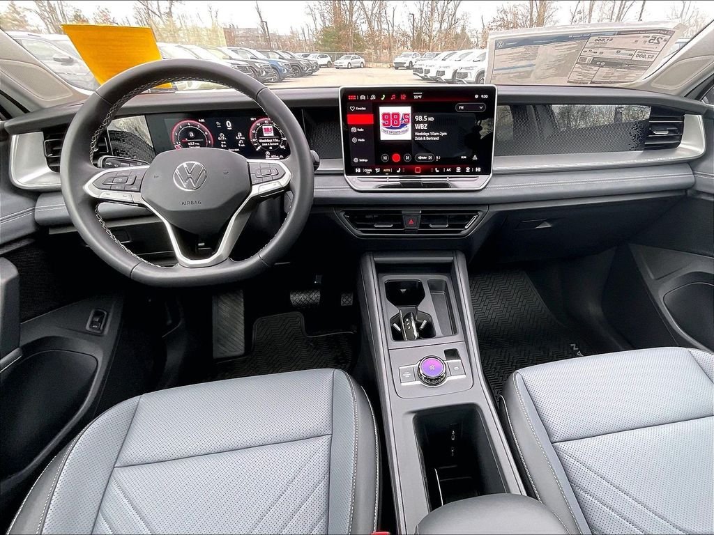 New 2026 White/off-white Volkswagen 2.0T SE image 12
