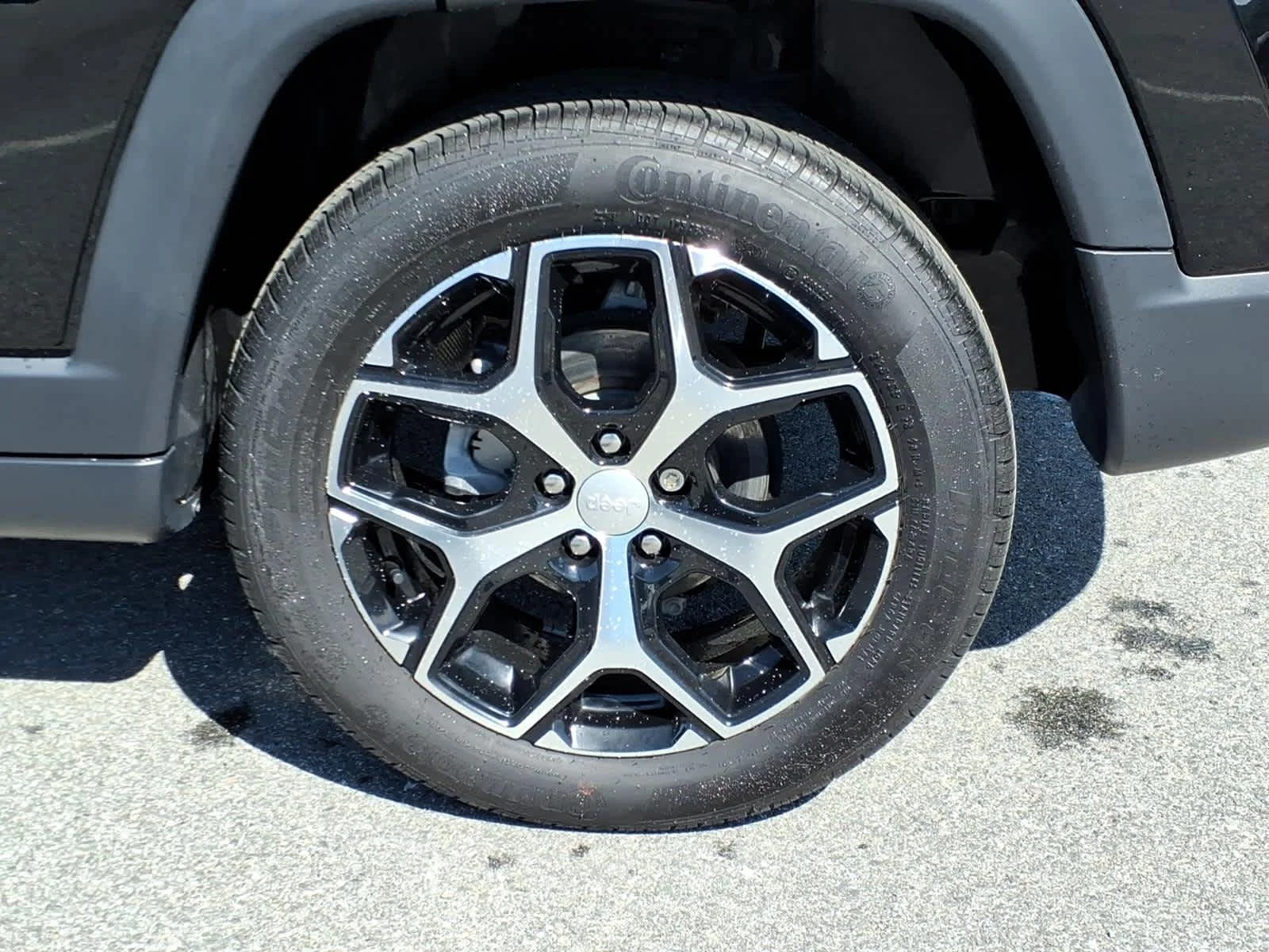Certified Used 2024 Diamond Black Crystal Pearlcoat Jeep Limited image 13