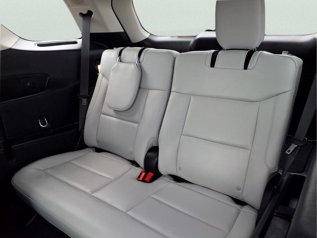 Used 2025 White Ford Platinum image 13