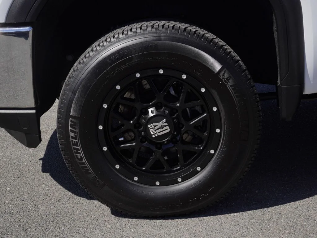 Certified Used 2022 White GMC Pro image 9
