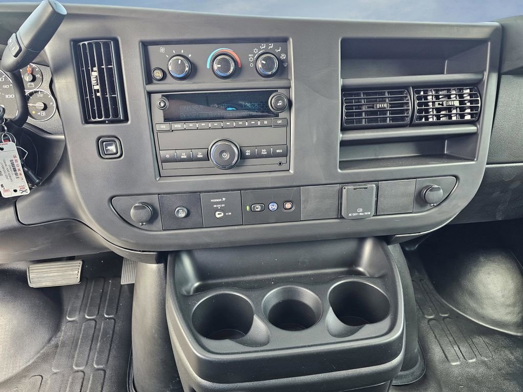 2025 Chevrolet Express Cargo Work Van - Photo 26