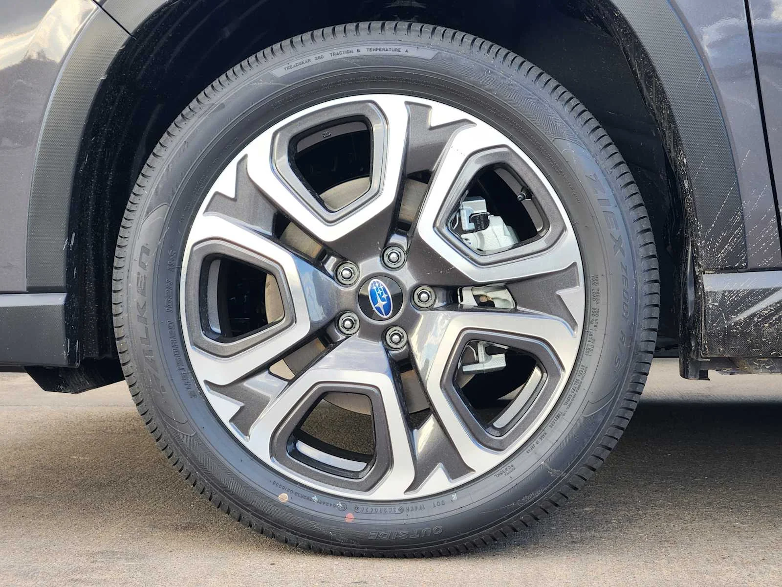 New 2027 MAGNETITE GRAY METALLIC Subaru Limited 7-Passenger image 7