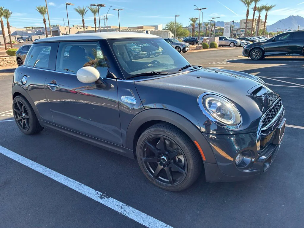 Used 2019 Gray MINI Iconic image 3