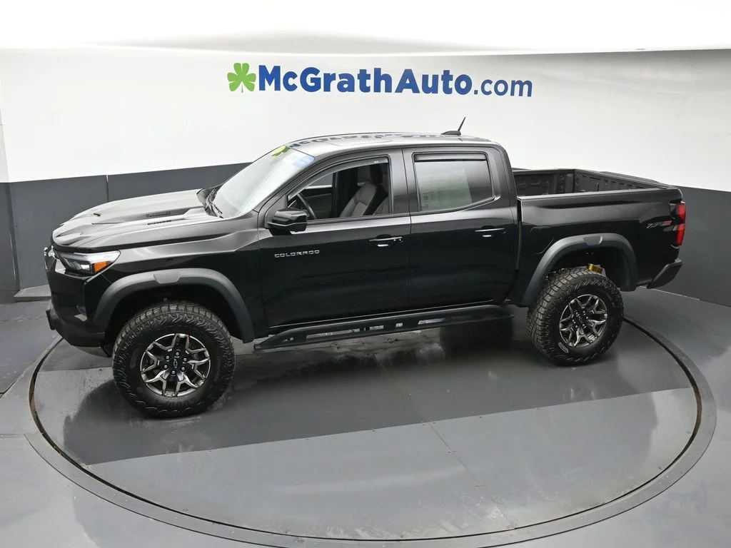 Used 2023 Black Chevrolet ZR2 image 23