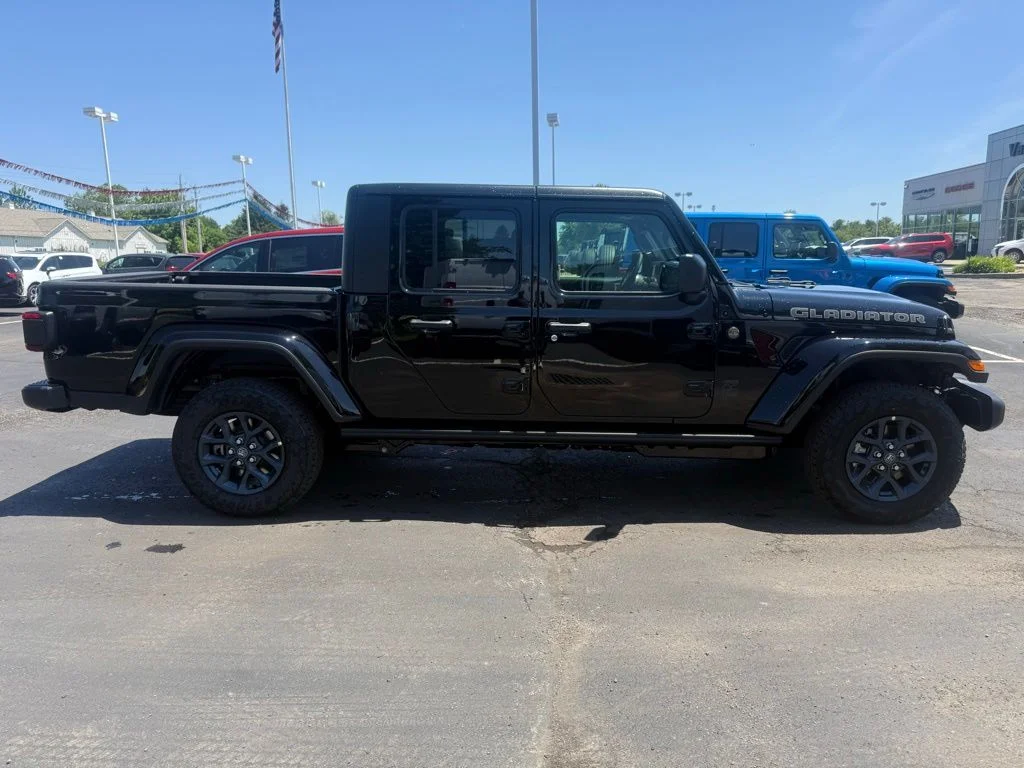 New 2026 Black Clear-Coat Exterior Paint Jeep 85th Anniversary Edition image 2