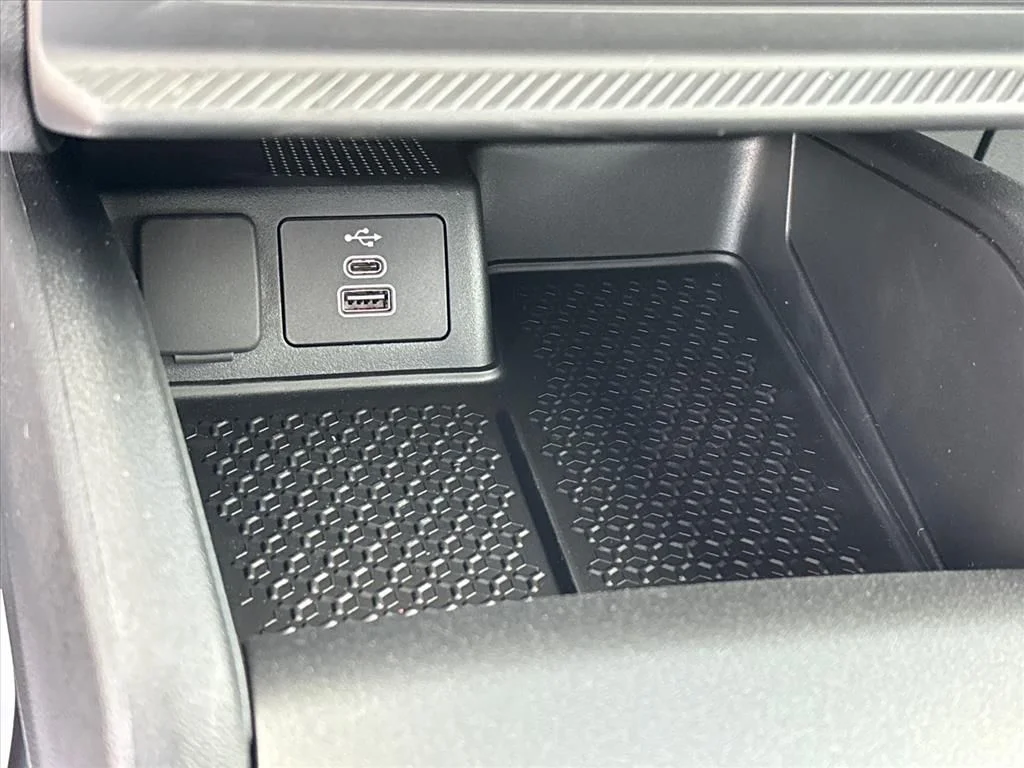New 2026 Space White Metallic Ford Outer Banks® image 36