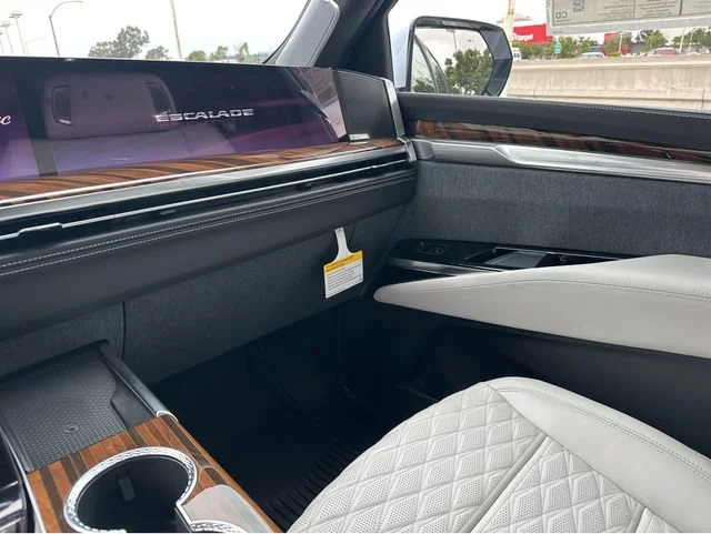 New 2026 Vibrant White Tricoat Cadillac Platinum Sport image 6