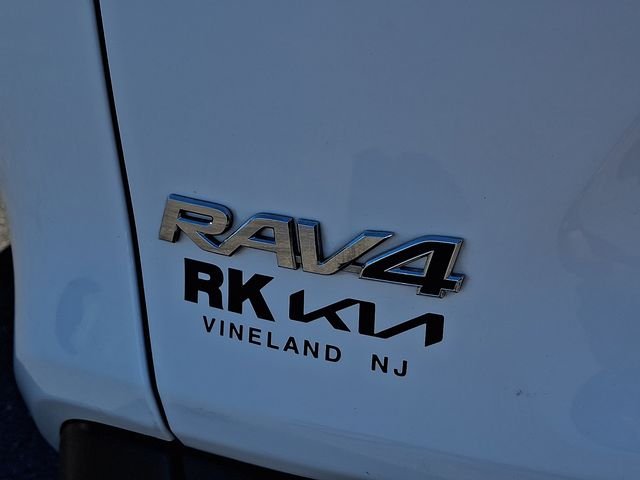 Used 2024 White Toyota XLE image 33