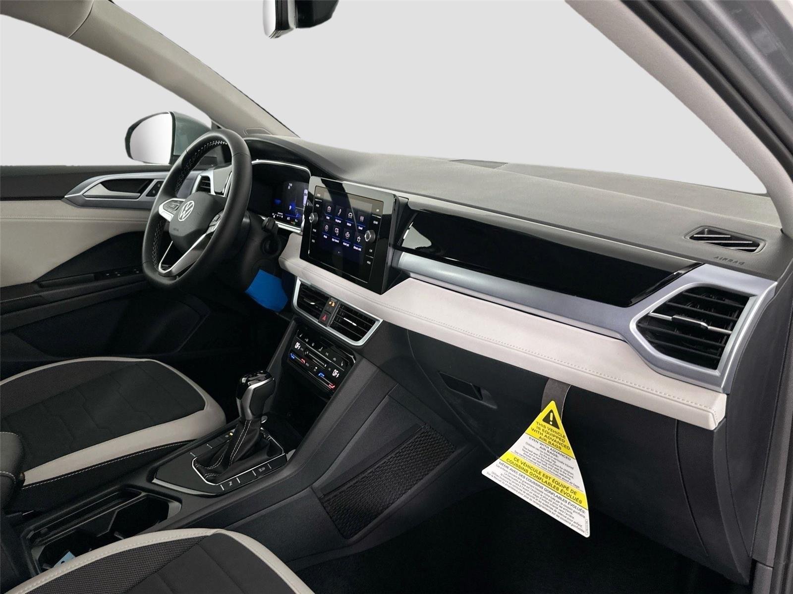 2025 Volkswagen Taos SE - Photo 22