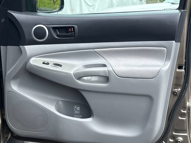 Used 2011 Pyrite Mica Toyota SR5 image 21