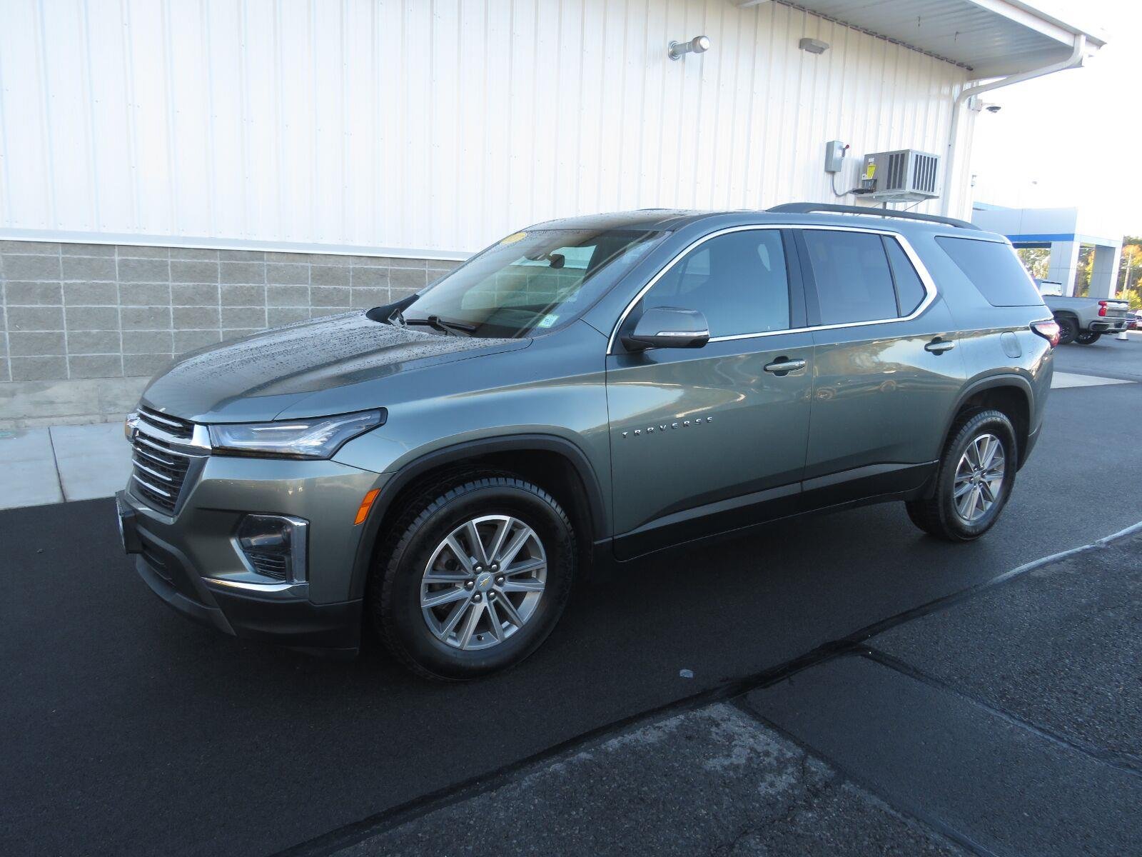 Used 2023 Silver Sage Metallic Chevrolet LT Cloth image 13