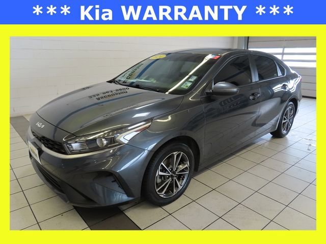 2024 Kia Forte LXS AT's photo