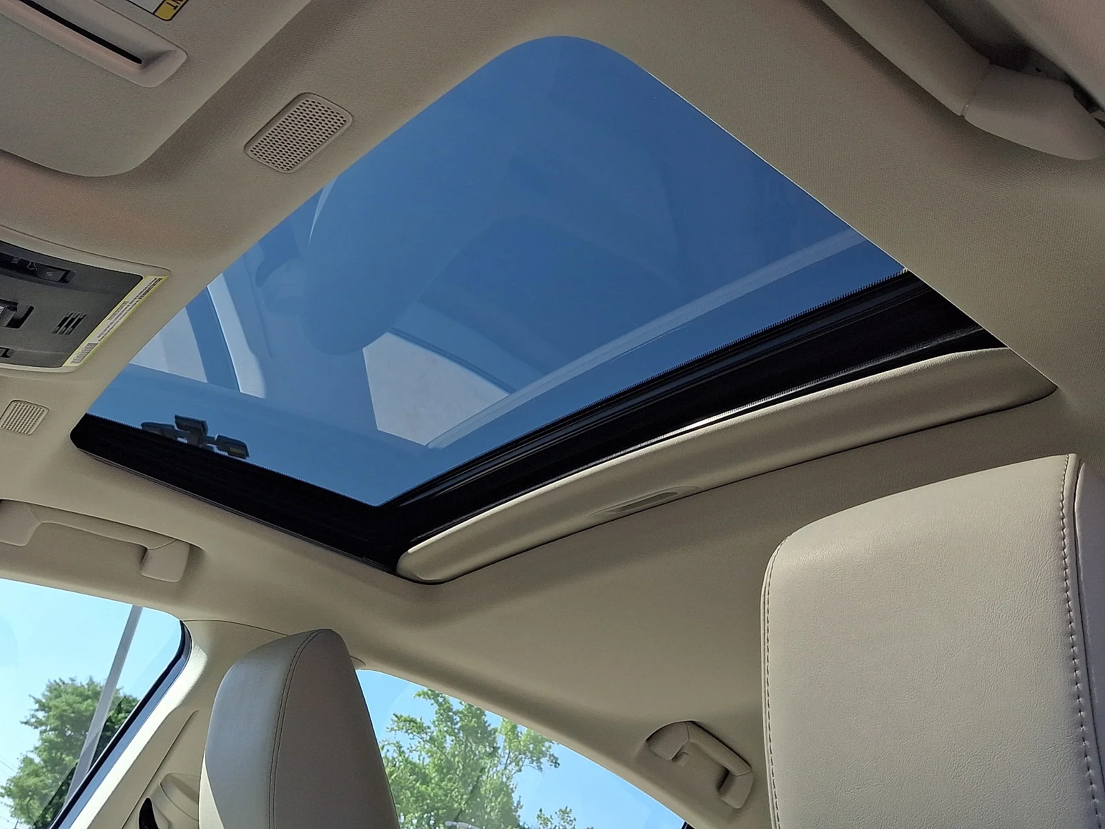 Certified Used 2024 CAVIAR Lexus  image 15