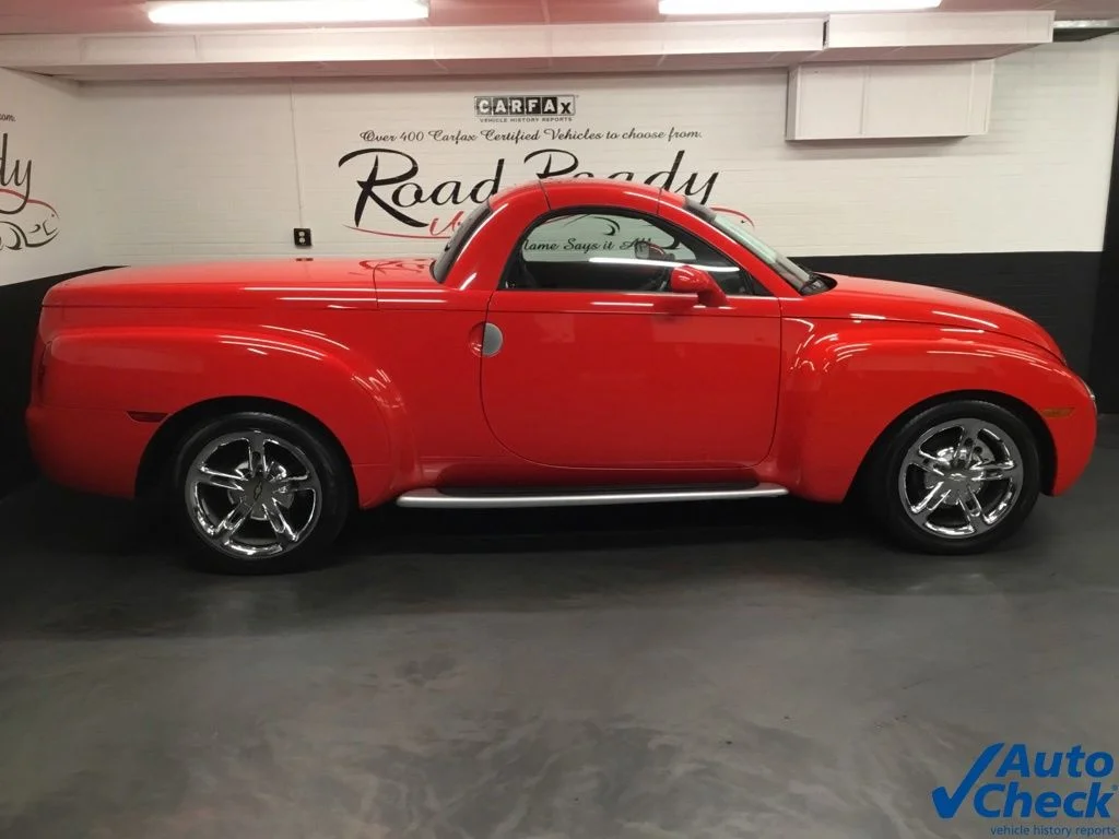 Used 2005 Red Chevrolet Base image 12